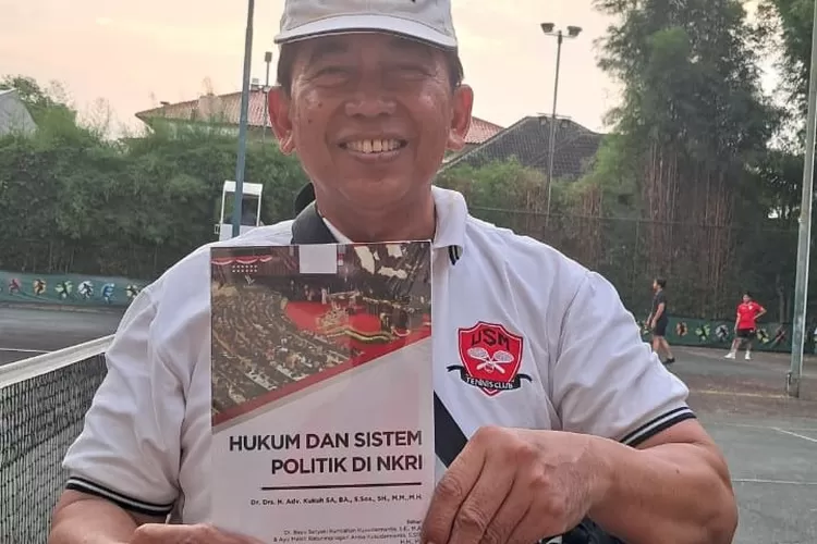Kaprodi MH USM Luncurkan Buku Hukum Konstitusi di Indonesia